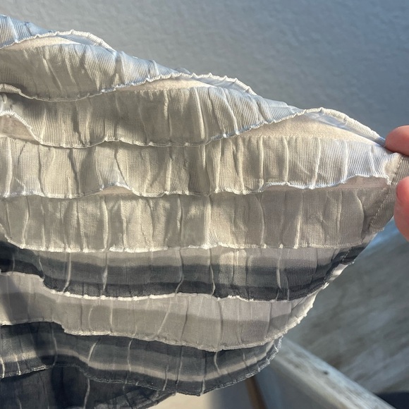 Notations Ruffled Blouse, Size 16 - Picture 2 of 9